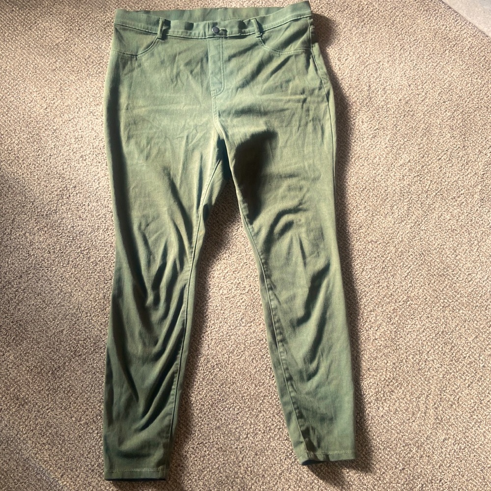 Time and Tru XXL jeggings. Olive. Pull up